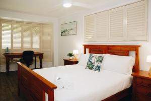 Perfect Location 4BR Home Warana - 200m to Beach!