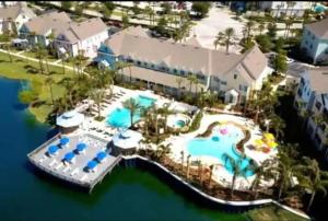 October Weekly Rate 83 Dollars per Night - Free Disney Shuttle! Family Villa with Pool - 2 Beds, 2 Baths for 8 Guests - 3016