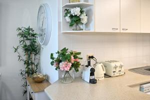 Salt and Sand, Ocean Views and Prime Location