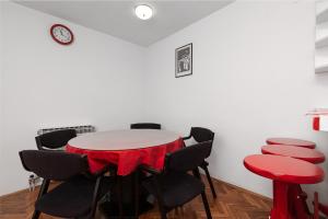 Apartments with parking space Pula - 2252