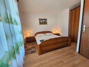 Apartment in Klenovica 37983