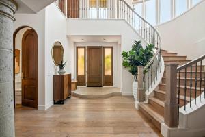 3BR La Jolla Village Walk to Beach