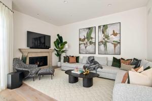 3BR La Jolla Village Walk to Beach