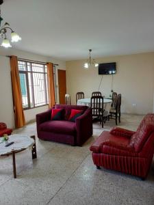 Acogedor departamento en casa zona estadio