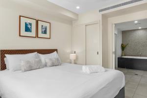 Temple 304 Modern Spacious Palm Cove Resort