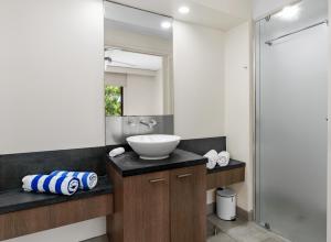 Temple 304 Modern Spacious Palm Cove Resort