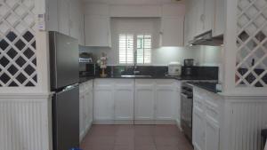 Nasugbu Resort, Beachfront Condo in Canyon Cove A1-301