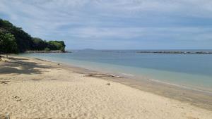 Nasugbu Resort, Beachfront Condo in Canyon Cove A1-301