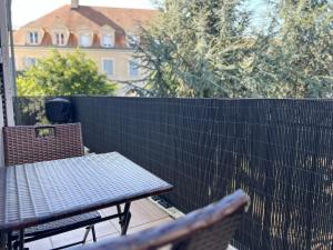 Once Upon A Time - 7min From DisneyLand - Free Private Parking - Self checkIn - Balcony - Barbecue