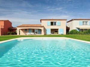 Maisons de vacances Villa in France with Private Pool & Lake View : photos des chambres