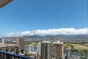 Waikiki Banyan Condo with Mountain Views Near Waikiki Beach, Free Parking (22113)