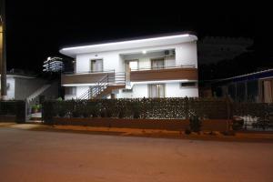 Central Villa Shameti - 3hvězdičkové hotely ve městě Ksamil