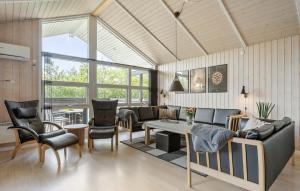 Five-Bedroom Holiday Home Tarm With A Fireplace 03