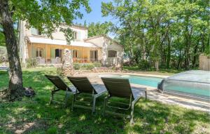 4 Bedroom Pet Friendly Home In Apt