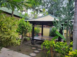 Phòng Superior Giường Đôi/2 Giường Đơn có Máy lạnh (Superior Double or Twin Room with Air Conditioning)