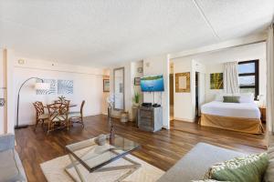 Sky-High Oceanview Escape at Waikiki Banyan with Free Parking (23214)