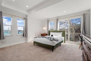 Spacious 3BR, One and a half Bath 2nd Floor in San Francisco