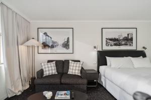 City Pad with Hyde Park Views, Walk to Everything!