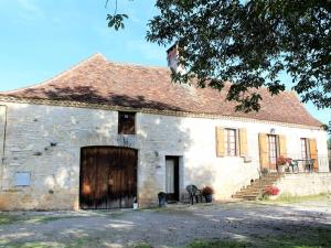 Maisons de vacances Maison Perigourdine avec jardin clos, cheminee et activites nautiques a proximite - FR-1-616-15 : Maison de Vacances (5 Adultes)
