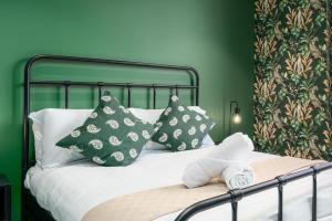 Vibrant Stay with Lakeside Charm in Kingston - Hosted by Canstay