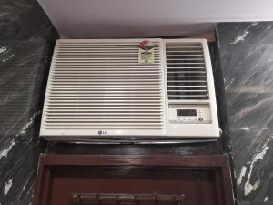 Aggarwal independent studio apartments with private washroom and private kitchen withutensils, fridge, wifi with smart tv, work desk, fully ac as like your own sweet home