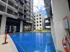 S Residences 2BR Room 1420 near Airport, SM MOA & US Embassy by Prime Stay MOA