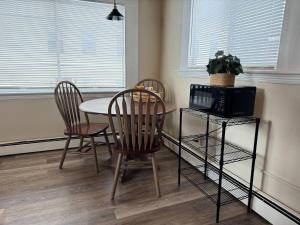 NEW - Mins to Manchester - Nashua - Queen Bed