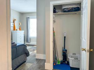 NEW - Mins to Manchester - Nashua - Queen Bed