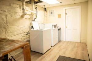 NEW - Mins to Manchester - Nashua - Queen Bed