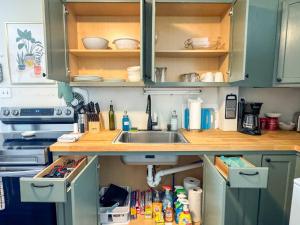 NEW - Mins to Concord & Nashua -Quiet Neighborhood