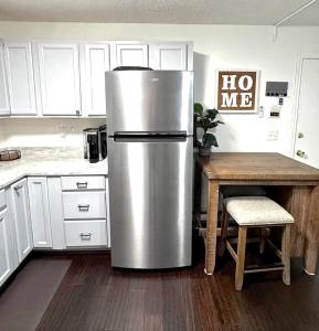 NEW - Mins to Hospitals - Manchester - Derry - Nashua - Concord - Queen Bed