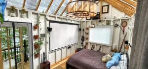 Stabbin Cabin #2 on Grant Island - Hot Tub, Boat, Pet Friendly