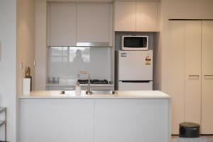 Cozy 2-bedroom Apartment, Free Parking, close to Olympic park