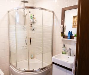 Villa Moon - Tranquil 3BR Villa with Private Pool