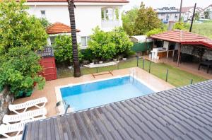 Villa Moon - Tranquil 3BR Villa with Private Pool