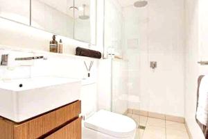 Stunning Views in central South Yarra