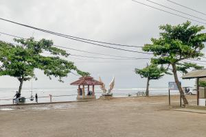 RedDoorz at Pantai Sayangheulang Garut 2