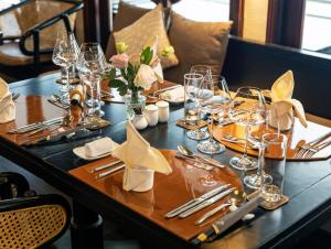 Bhaya Luxury Halong Cruise - Manage by LuxCruises