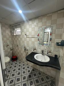 Ớt Hostel - 128 Cái Bèo, TT Cát Bà