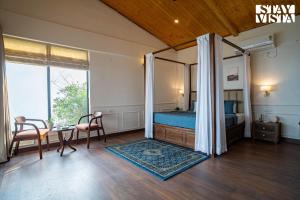 StayVista at Bourbon Sky with Bonfire, BBQ, Lawn