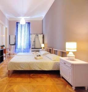 B7 Hostal