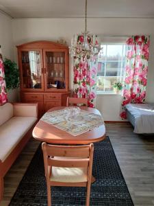 Detached house with everything you need