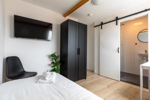Minimalist-bed And Coffee Near 013 With Kitchen