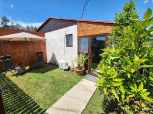 House & yard Hellen S for two 150m from beach