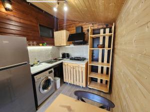 House & yard Hellen S for two 150m from beach