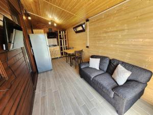 House & yard Hellen S for two 150m from beach