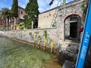 Villa Pace - Garden with Private Lake Access