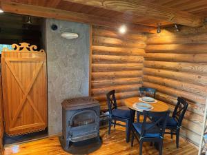 Atostogų namelis ant ežero kranto