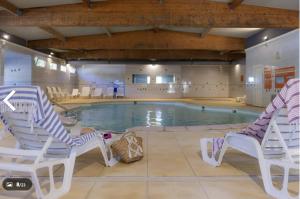Maisons de vacances F033 - Bungalow 6 personnes 3 chambres : photos des chambres