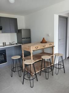 Appartements Haute-Corse Bas de villa , 2 chambres de 70 m2 , vue mer , jardin et terrasse : photos des chambres